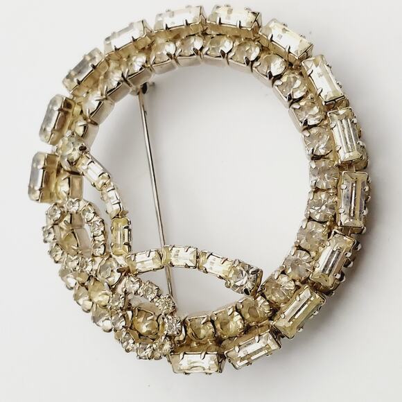Vintage Clear Rhinestone Brooch 2" Circle Wreath Pin w/ Bow Silver Tone Estate - Picture 6 of 8